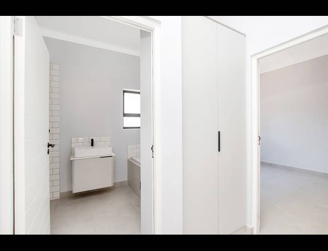3 BEDROOM APARTMENT FOR SALE IN SANDOWN